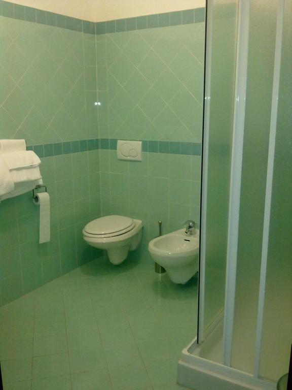 Albergo Italia Di Nardi Renzo & C Snc Poggibonsi Zimmer foto