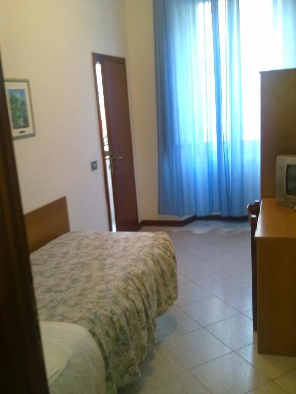 Albergo Italia Di Nardi Renzo & C Snc Poggibonsi Zimmer foto